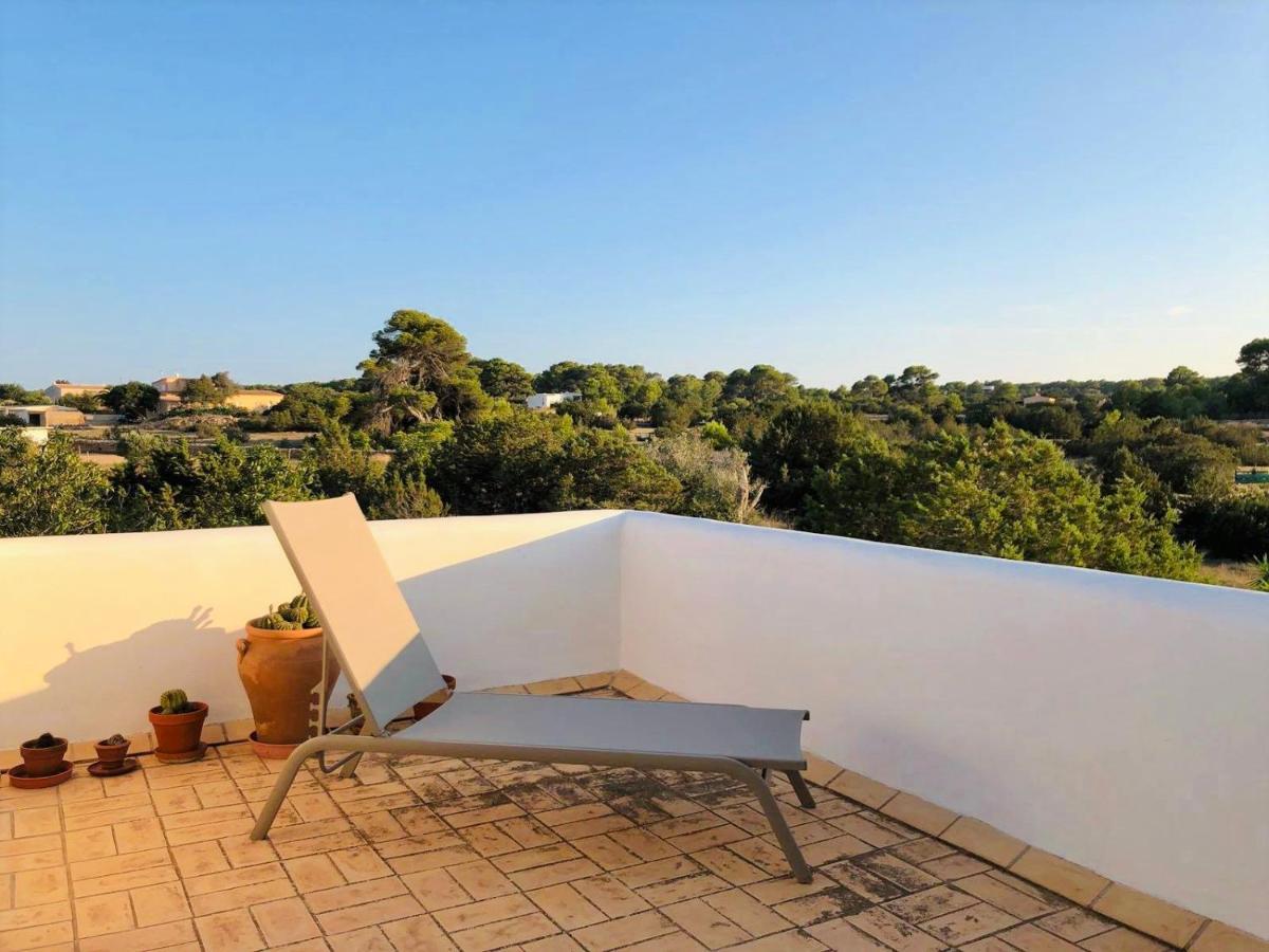 Ses Oliveres Cala Saona Esterno foto